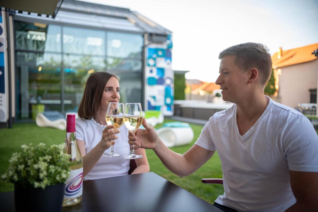 La Vita Premium Panzio Gyula Eksteriør bilde